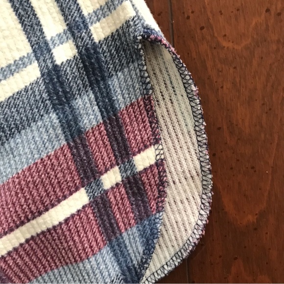 Plaid Button-Up Shirt‎ - Red, Blue, White - Picture 4 of 5